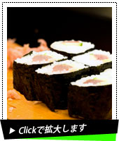 香ばしく焙られた海苔は風味高くパリッパリ。